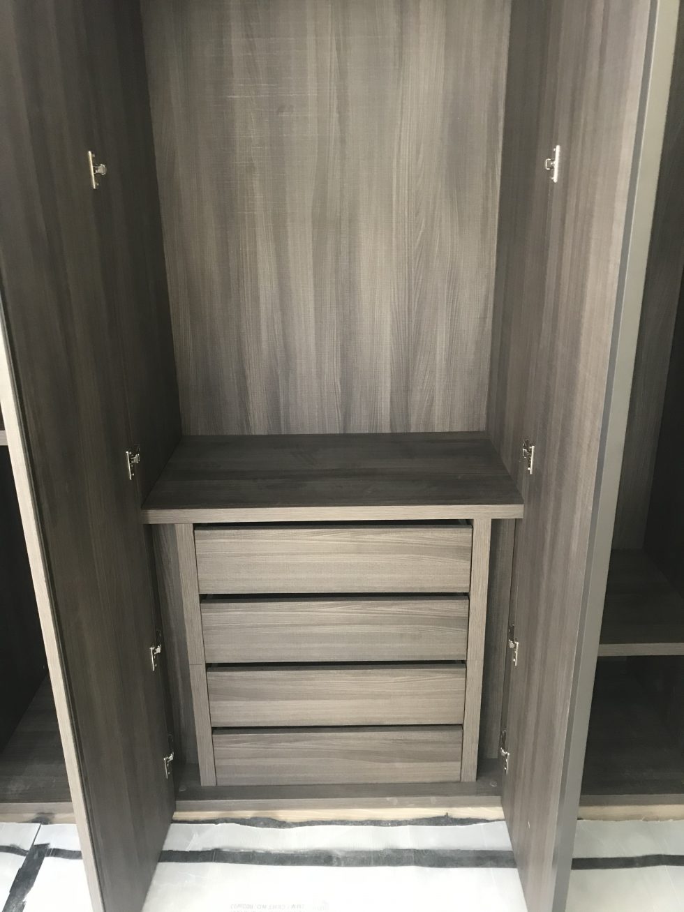 Bespoke furniture wardrobe - Bespoke way